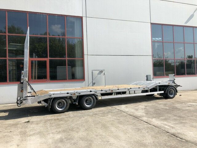 Möslein 3 Achs Tieflader, Luftgefedert - Low loader trailer: picture 4 Möslein 3 Achs Tieflader, Luftgefedert - Low loader trailer: picture 4