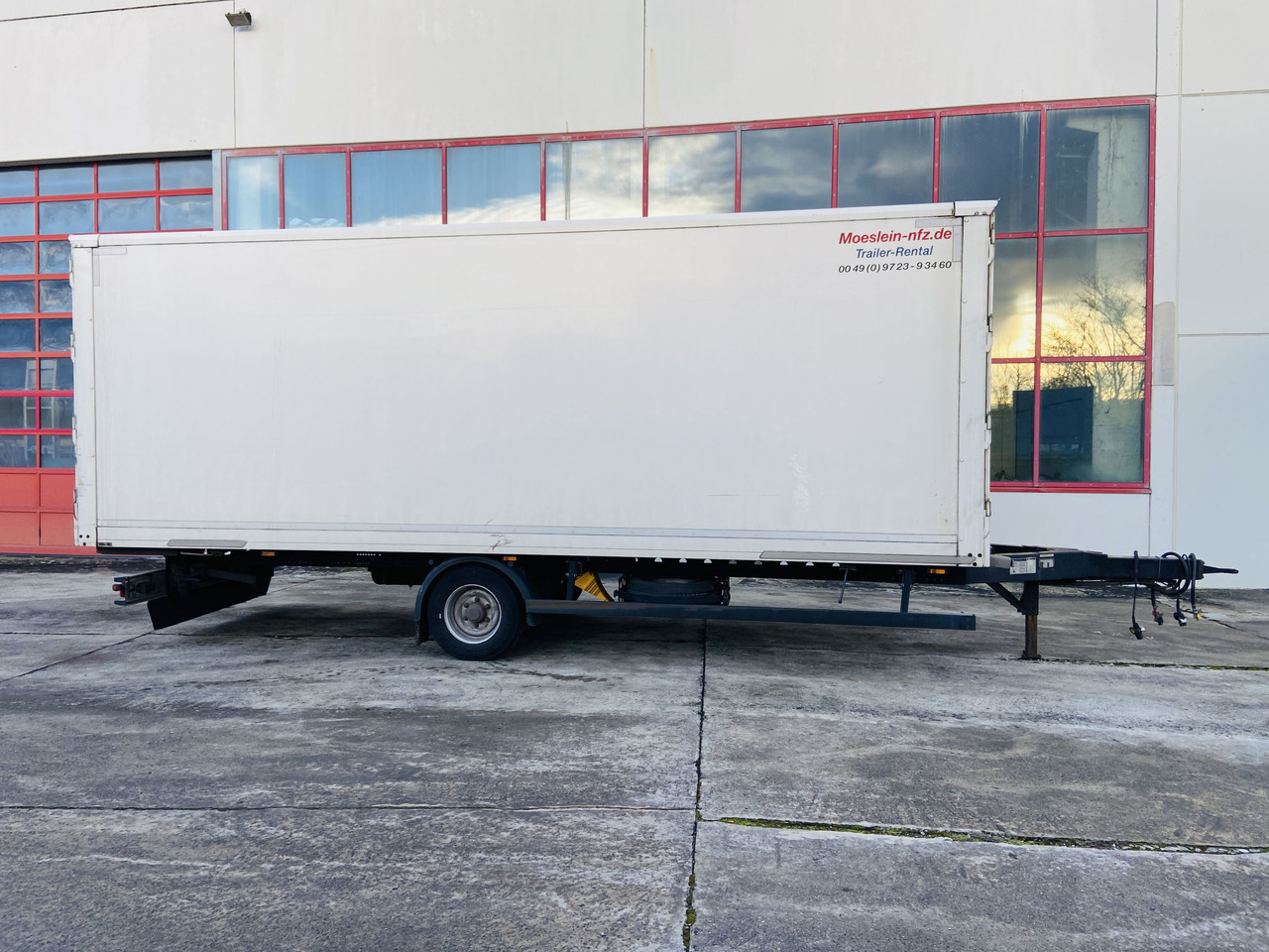 Möslein EK 1- D 7,3 1 Achs Kofferanhänger - Closed box trailer: picture 1 Möslein EK 1- D 7,3 1 Achs Kofferanhänger - Closed box trailer: picture 1