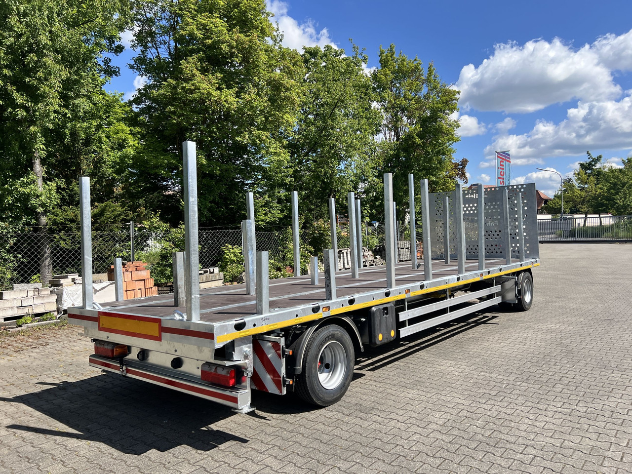 Möslein T 2 Plato 7,60 m 2 Achs Jumbo- Plato- Anhänger Mega - Dropside/ Flatbed trailer: picture 3 Möslein T 2 Plato 7,60 m 2 Achs Jumbo- Plato- Anhänger Mega - Dropside/ Flatbed trailer: picture 3