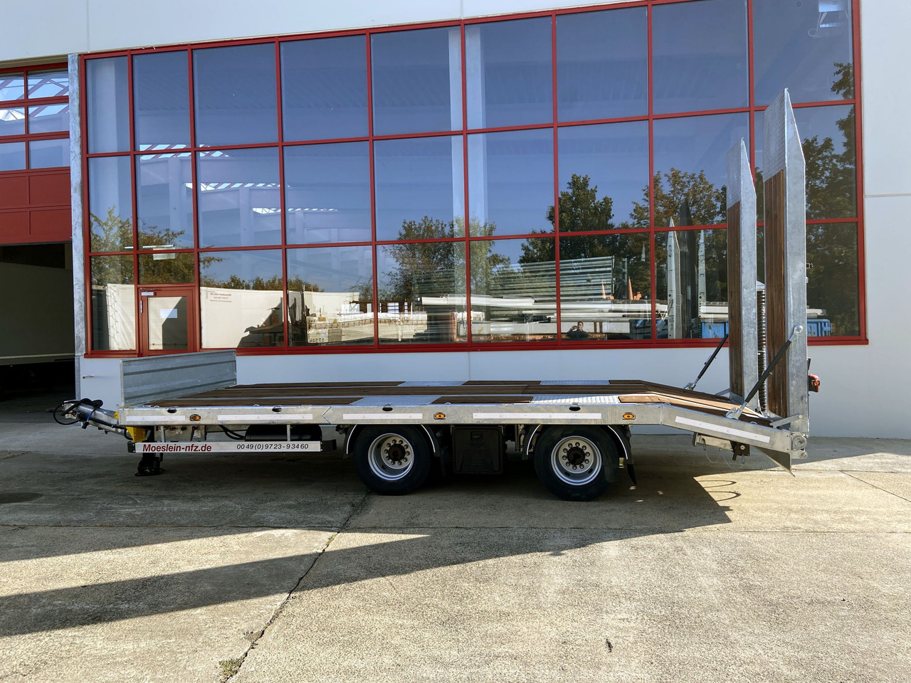 Möslein TT 21-6,5 21 t Tandemtieflader, Luftgefedert, NEU - Low loader trailer: picture 4 Möslein TT 21-6,5 21 t Tandemtieflader, Luftgefedert, NEU - Low loader trailer: picture 4