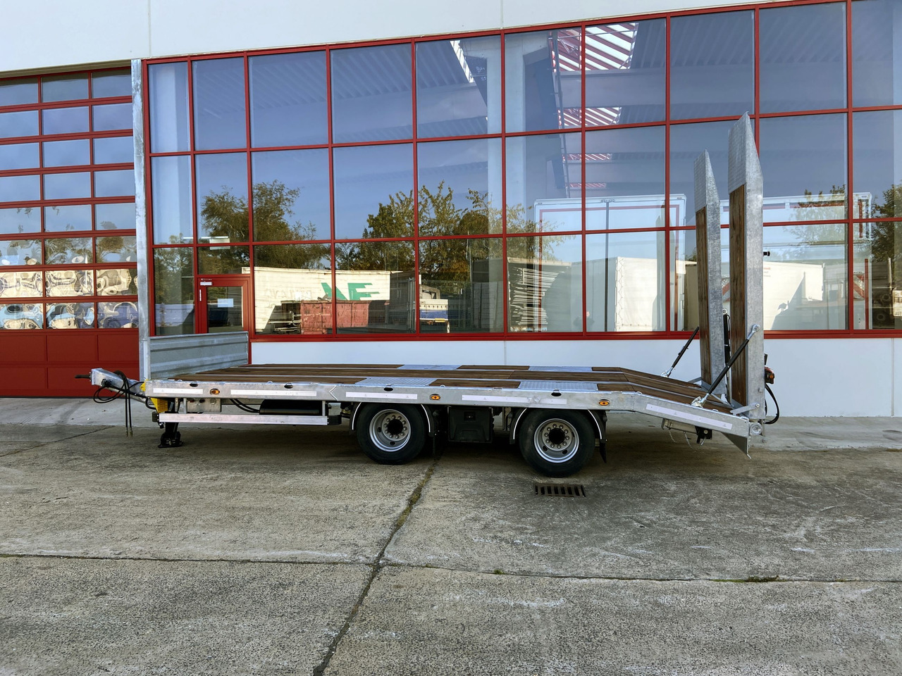 Möslein TT21-6,5 hydr 21 t Tandemtieflader, hydr. Rampen, NEU - Low loader trailer: picture 3 Möslein TT21-6,5 hydr 21 t Tandemtieflader, hydr. Rampen, NEU - Low loader trailer: picture 3