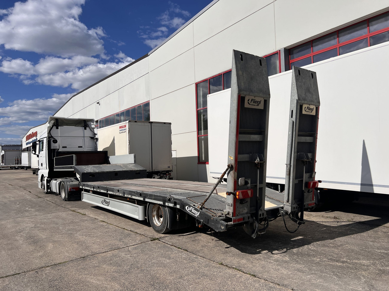 Müller Mitteltal T  1 Achs Satteltieflader - Low loader semi-trailer: picture 5 Müller Mitteltal T  1 Achs Satteltieflader - Low loader semi-trailer: picture 5