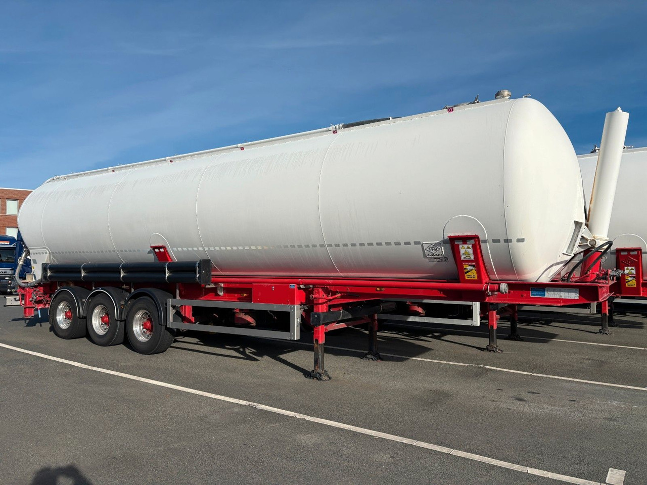 Feldbinder KIP 60.3 E-Hydraulik - Silo semi-trailer: picture 4 Feldbinder KIP 60.3 E-Hydraulik - Silo semi-trailer: picture 4