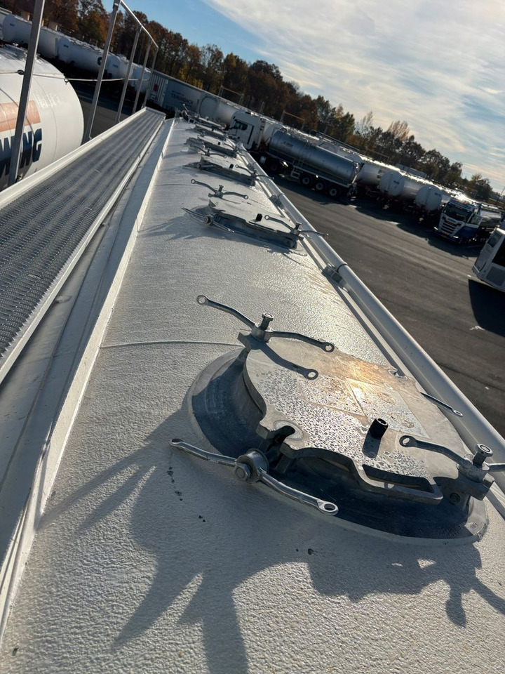 Feldbinder KIP 60.3 E-Hydraulik - Silo semi-trailer: picture 5 Feldbinder KIP 60.3 E-Hydraulik - Silo semi-trailer: picture 5