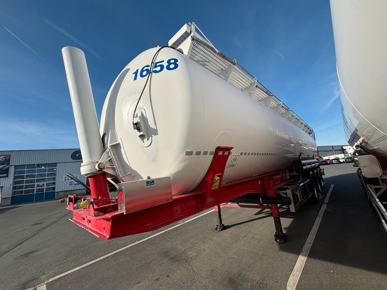 Feldbinder KIP 60.3 E-Hydraulik - Silo semi-trailer: picture 2 Feldbinder KIP 60.3 E-Hydraulik - Silo semi-trailer: picture 2