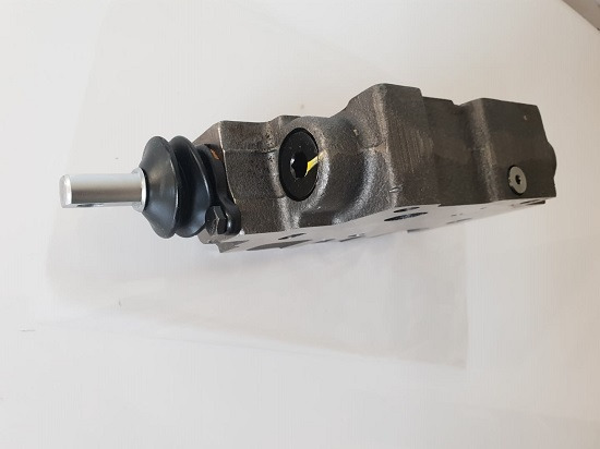 CATERPILLAR (VALVULA RIPPER / CUERPO DE DISTRIBUIDOR – MODULO RIPPER) - Hydraulic valve for Construction machinery: picture 4 CATERPILLAR (VALVULA RIPPER / CUERPO DE DISTRIBUIDOR – MODULO RIPPER) - Hydraulic valve for Construction machinery: picture 4