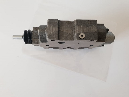 CATERPILLAR (VALVULA RIPPER / CUERPO DE DISTRIBUIDOR – MODULO RIPPER) - Hydraulic valve for Construction machinery: picture 3 CATERPILLAR (VALVULA RIPPER / CUERPO DE DISTRIBUIDOR – MODULO RIPPER) - Hydraulic valve for Construction machinery: picture 3
