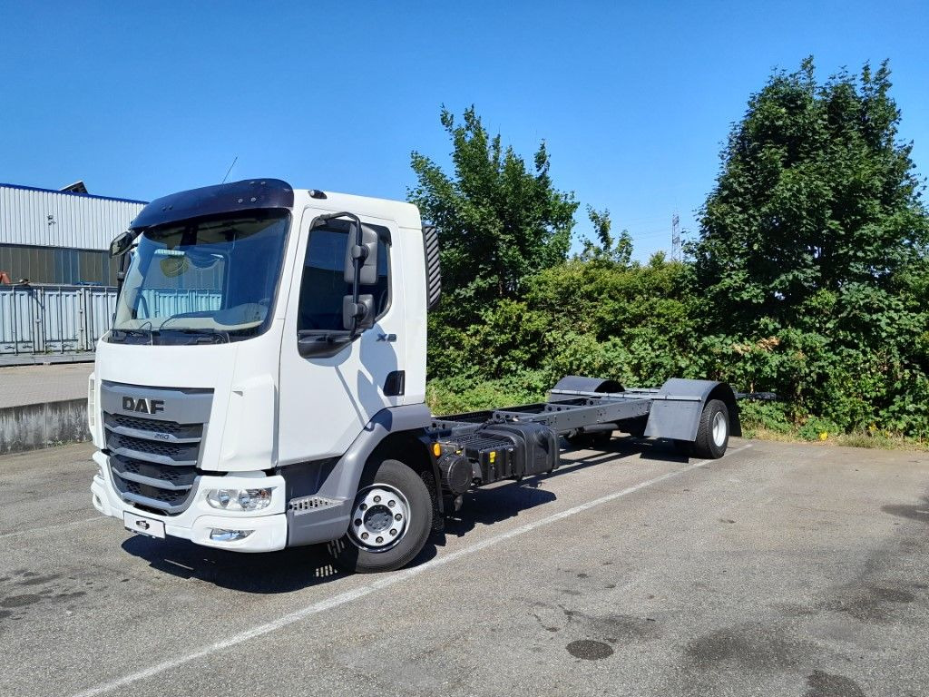 DAF FA XB 260 12t - Cab chassis truck: picture 1 DAF FA XB 260 12t - Cab chassis truck: picture 1