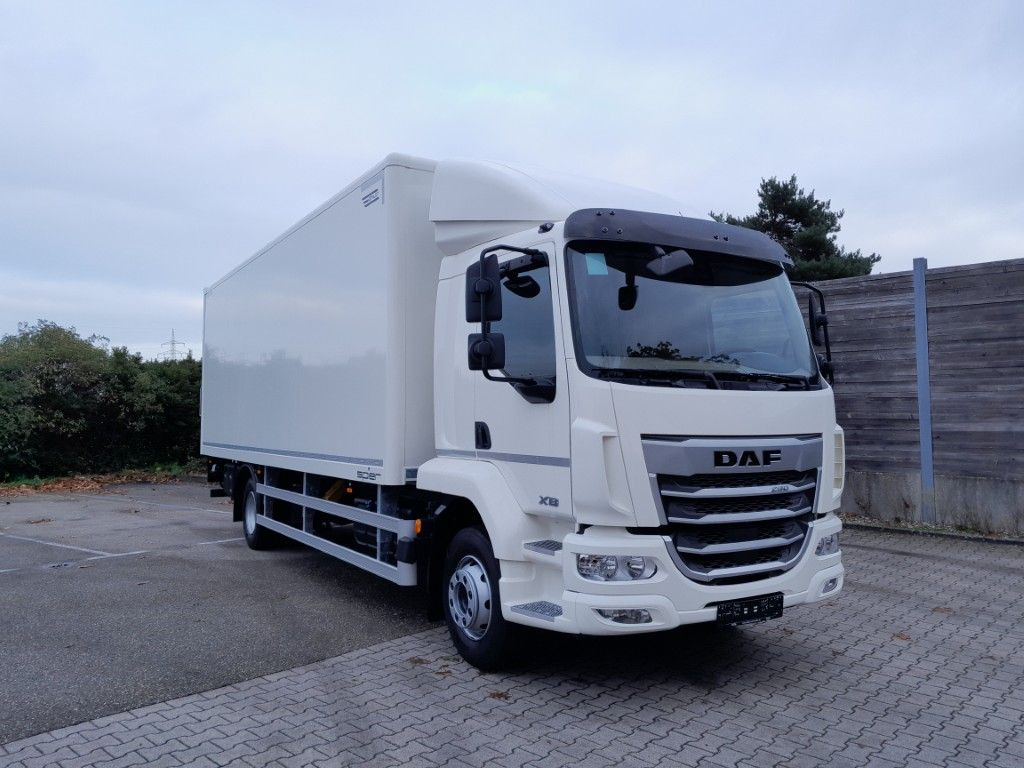 DAF FA XB 290 16t Spier Plywoodkoffer - Box truck: picture 2 DAF FA XB 290 16t Spier Plywoodkoffer - Box truck: picture 2