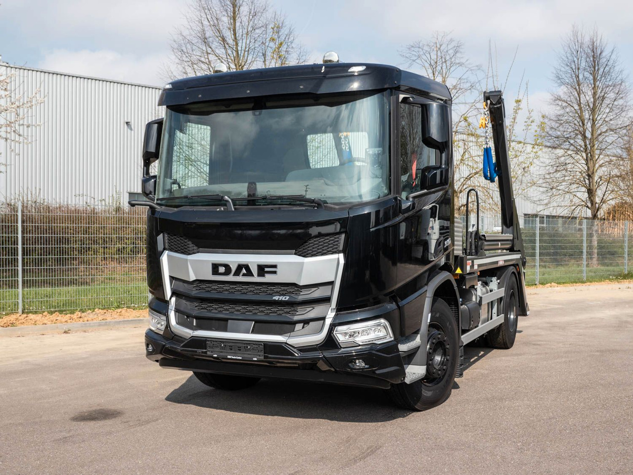 DAF FA XD 410 VDL Absetzkipper DAF FA XD 410 VDL Absetzkipper - Skip loader truck: picture 1 DAF FA XD 410 VDL Absetzkipper DAF FA XD 410 VDL Absetzkipper - Skip loader truck: picture 1
