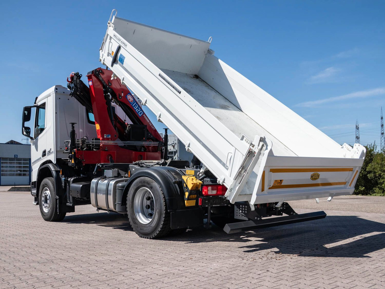 DAF FA XDC 370 Krankipper DAF XDC 370 FA Meiller Krankipper HMF - Crane truck, Tipper: picture 4 DAF FA XDC 370 Krankipper DAF XDC 370 FA Meiller Krankipper HMF - Crane truck, Tipper: picture 4