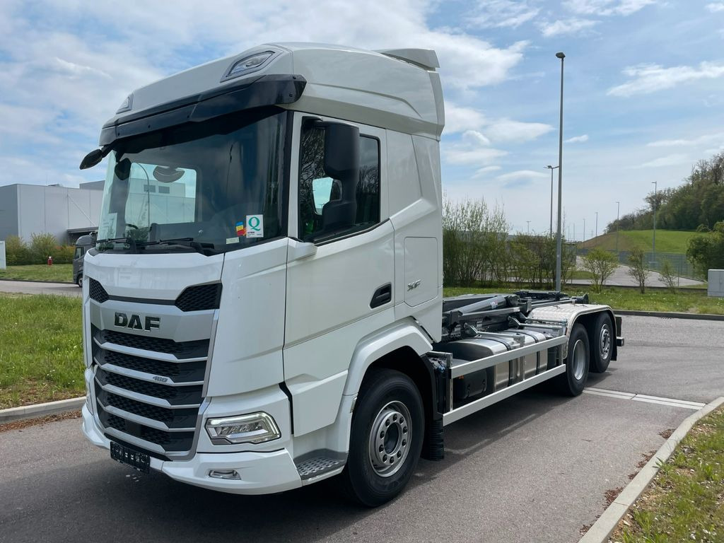 DAF FAN XF 480 mit VDL Abrollkipper - Hook lift truck: picture 1 DAF FAN XF 480 mit VDL Abrollkipper - Hook lift truck: picture 1