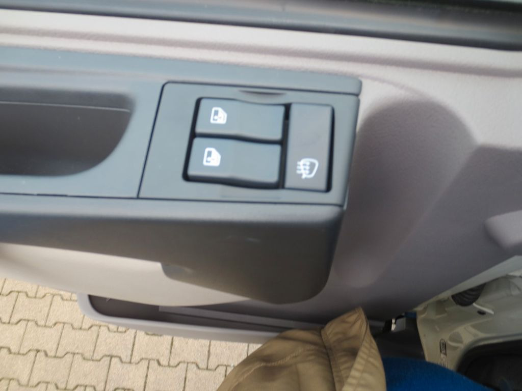 Beverage truck DAF LF 310 18t Zikun Getränkeaufbau DAF LF 310 18t Zikun Getränkeaufbau: picture 22 Beverage truck DAF LF 310 18t Zikun Getränkeaufbau DAF LF 310 18t Zikun Getränkeaufbau: picture 22