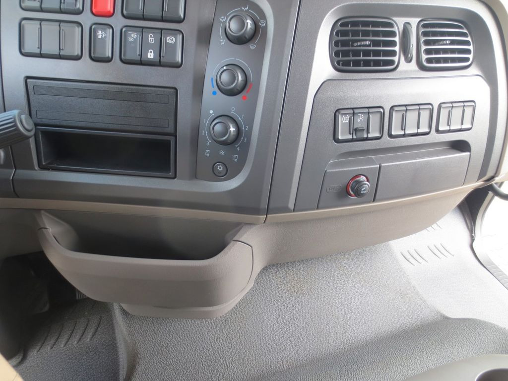 Beverage truck DAF LF 310 18t Zikun Getränkeaufbau DAF LF 310 18t Zikun Getränkeaufbau: picture 20 Beverage truck DAF LF 310 18t Zikun Getränkeaufbau DAF LF 310 18t Zikun Getränkeaufbau: picture 20