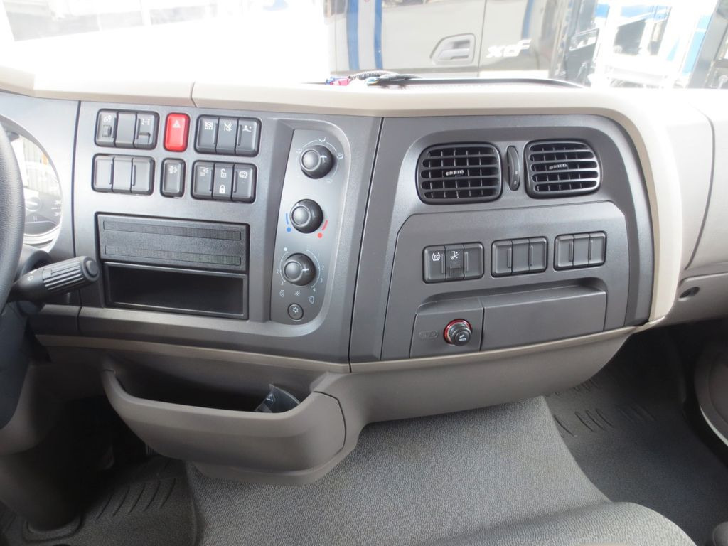 Beverage truck DAF LF 310 18t Zikun Getränkeaufbau DAF LF 310 18t Zikun Getränkeaufbau: picture 26 Beverage truck DAF LF 310 18t Zikun Getränkeaufbau DAF LF 310 18t Zikun Getränkeaufbau: picture 26