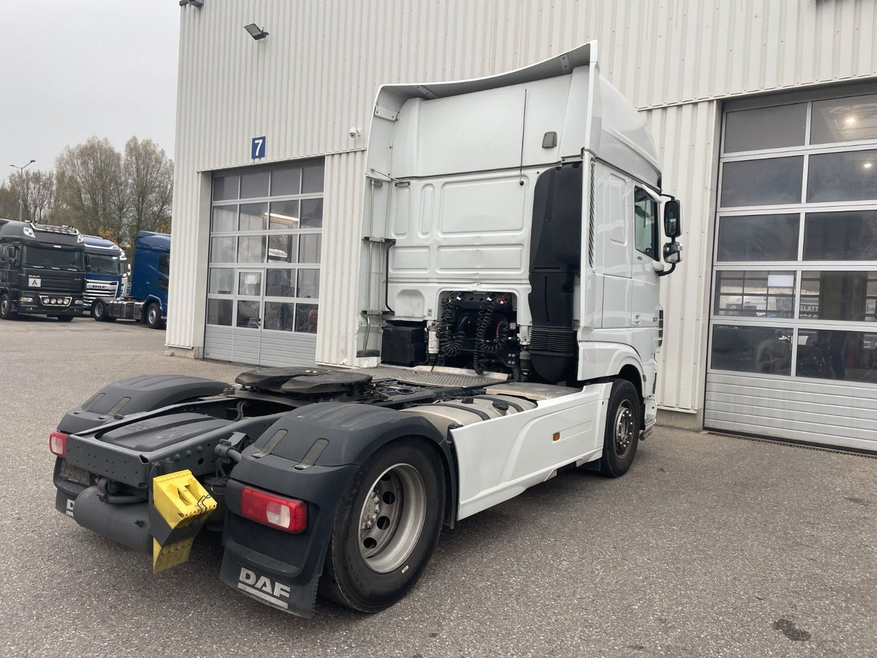 DAF FT XF480 SSC, 2x Tank, Standklima, Lampenbügel DAF FT XF480 SSC, 2x Tank, Standklima, Lampenbügel - Tractor unit: picture 5 DAF FT XF480 SSC, 2x Tank, Standklima, Lampenbügel DAF FT XF480 SSC, 2x Tank, Standklima, Lampenbügel - Tractor unit: picture 5