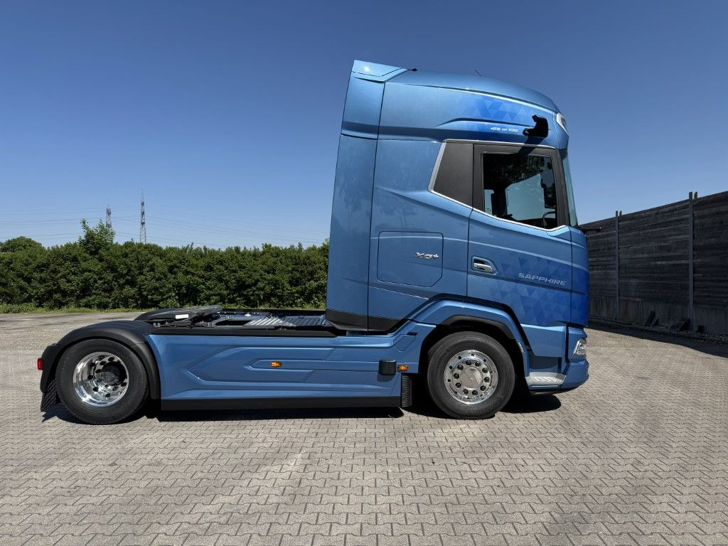 DAF FT XG 530 BLAU METALLIC Limited Edition - Tractor unit: picture 4 DAF FT XG 530 BLAU METALLIC Limited Edition - Tractor unit: picture 4