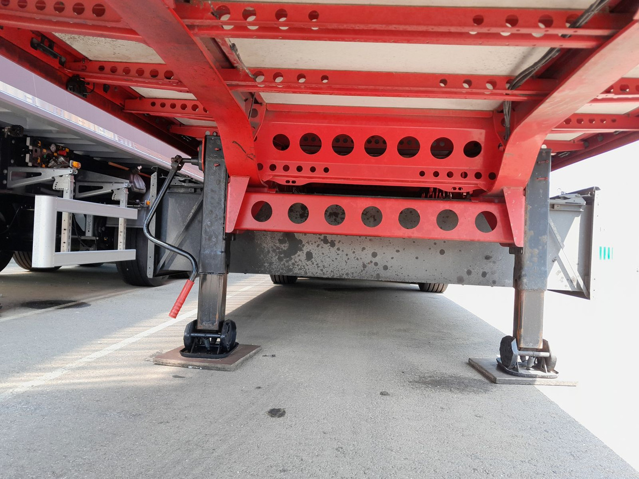 Wielton Strong Light Schiebeplanensattel NS3K - Curtainsider semi-trailer: picture 5 Wielton Strong Light Schiebeplanensattel NS3K - Curtainsider semi-trailer: picture 5
