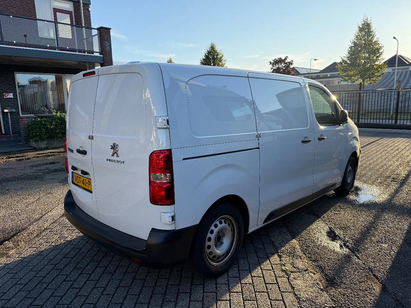 Peugeot Expert 2.0 D 104 KW 2023 BROKEN ENGINE - Small van: picture 4 Peugeot Expert 2.0 D 104 KW 2023 BROKEN ENGINE - Small van: picture 4