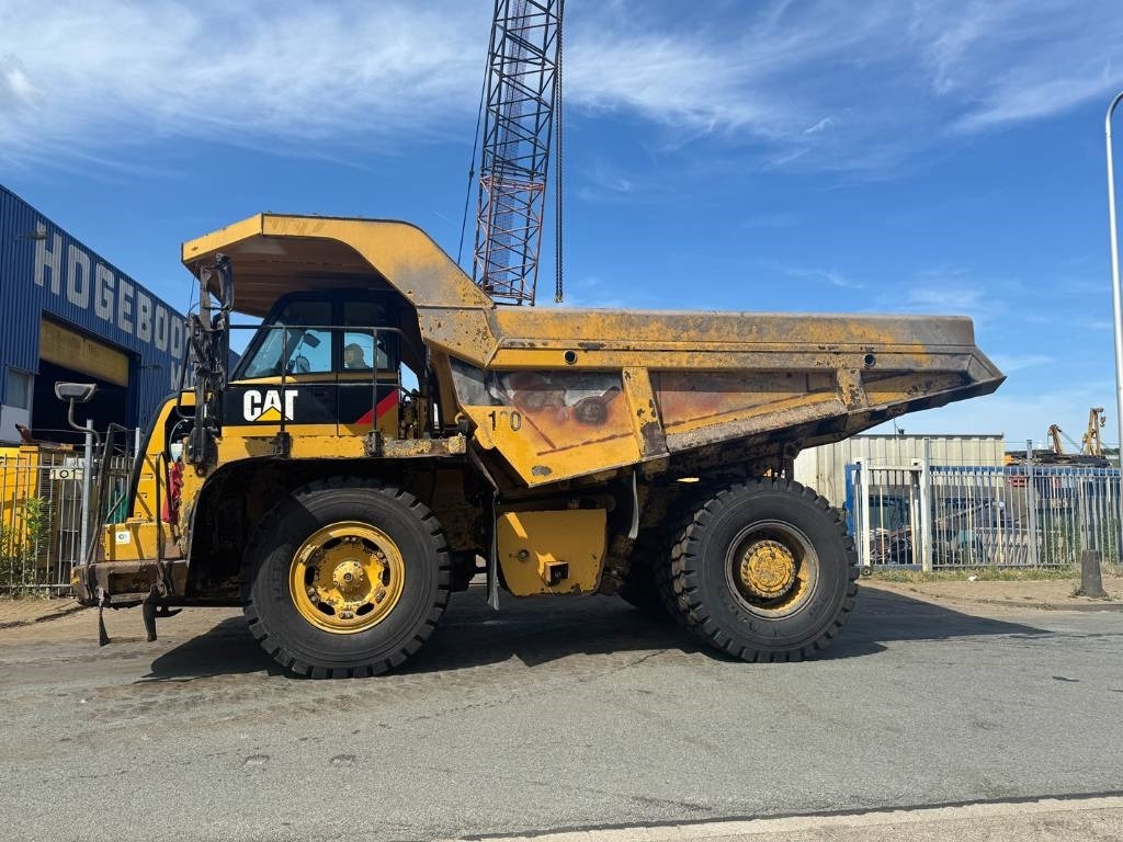 CAT 770 ( GERMAN MACHINE ) - Rigid dumper/ Rock truck: picture 2 CAT 770 ( GERMAN MACHINE ) - Rigid dumper/ Rock truck: picture 2