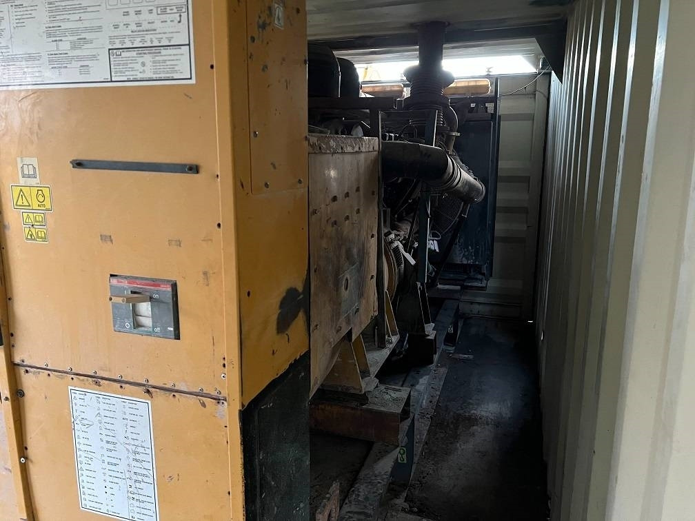 CAT C18 650kva generator - Generator set: picture 4 CAT C18 650kva generator - Generator set: picture 4