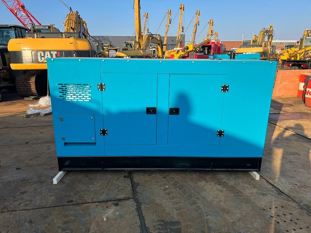 Ricardo 200KVA (160KW) SILENT GENERATOR 3 PHASE 50HZ 400V - Generator set: picture 5 Ricardo 200KVA (160KW) SILENT GENERATOR 3 PHASE 50HZ 400V - Generator set: picture 5