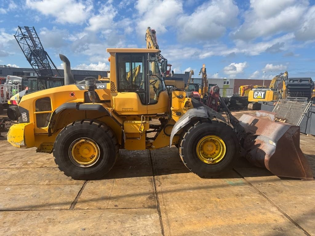 Volvo L 120 G - Wheel loader: picture 4 Volvo L 120 G - Wheel loader: picture 4