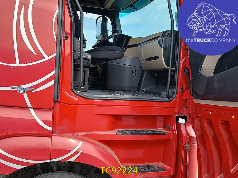 Mercedes-Benz Actros 2548 - Curtain side truck: picture 3 Mercedes-Benz Actros 2548 - Curtain side truck: picture 3