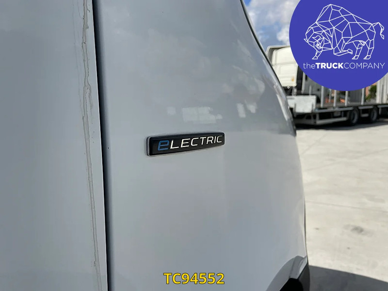 Panel van, Electric van Mercedes-Benz E-Sprinter L2H2 41 kWh: picture 11 Panel van, Electric van Mercedes-Benz E-Sprinter L2H2 41 kWh: picture 11