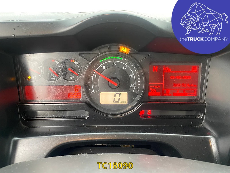 Refrigerated truck Renault D 240: picture 6