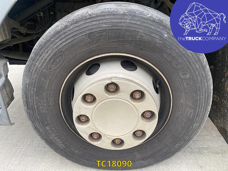 Refrigerated truck Renault D 240: picture 19