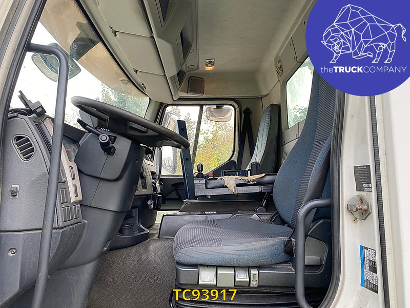 Volvo FE 320 - Refuse truck: picture 2 Volvo FE 320 - Refuse truck: picture 2