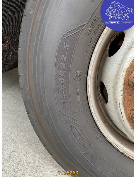 Refrigerated truck Volvo FM 330: picture 14