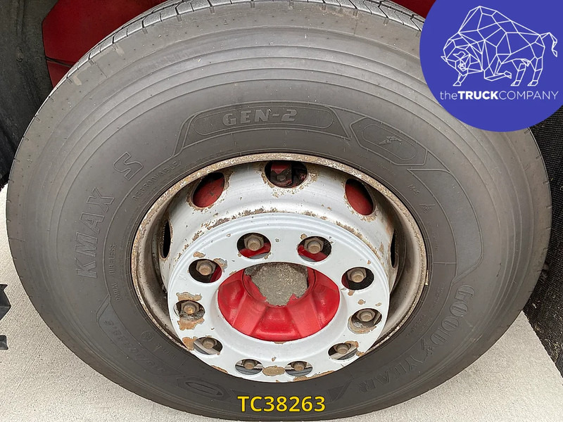 Refrigerated truck Volvo FM 330: picture 15