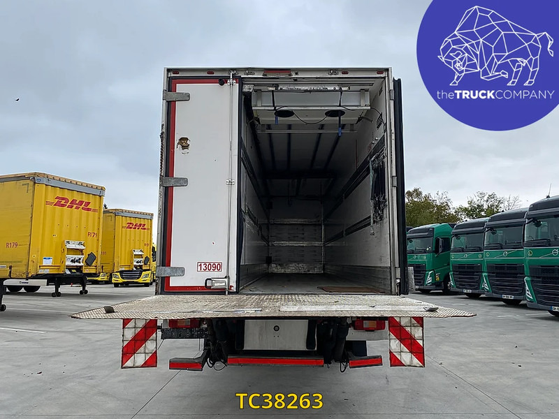 Refrigerated truck Volvo FM 330: picture 8