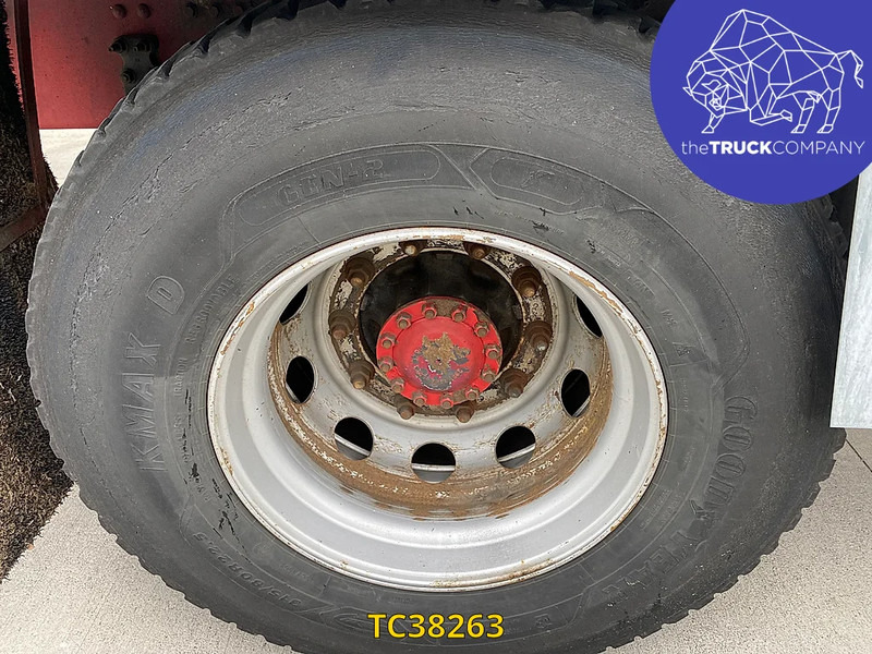 Refrigerated truck Volvo FM 330: picture 19