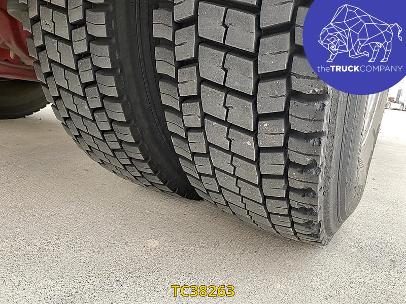 Refrigerated truck Volvo FM 330: picture 18