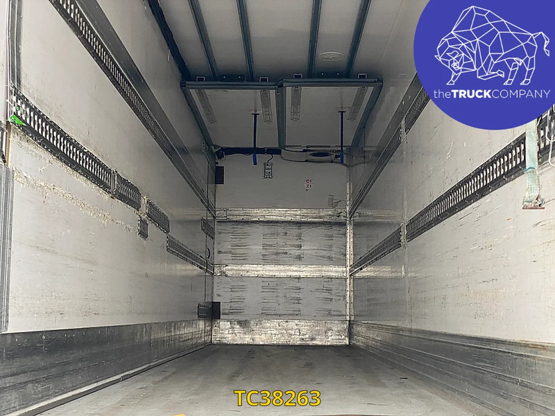 Refrigerated truck Volvo FM 330: picture 9