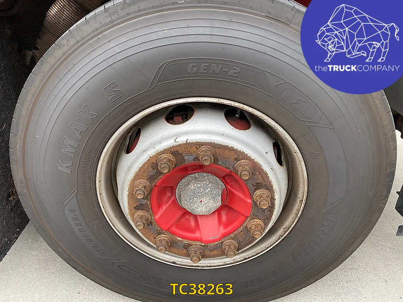 Refrigerated truck Volvo FM 330: picture 12