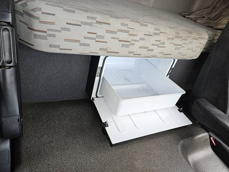 Curtain side truck DAF CF 290 19T SPACECAB LIFT: picture 10