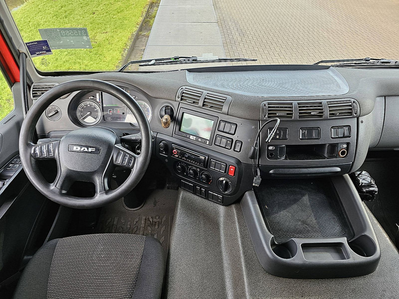 Interior photo 1: Curtain side truck DAF CF 290 19T SPACECAB LIFT
