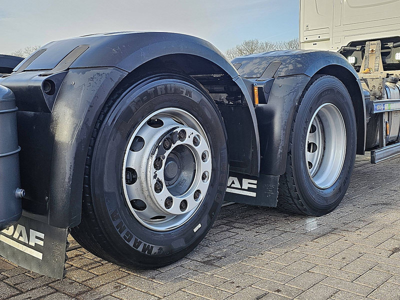 Container transporter/ Swap body truck DAF XG 480: picture 17