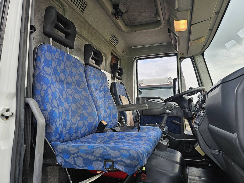 Curtain side truck Iveco 120E24 EUROCARGO: picture 7 Curtain side truck Iveco 120E24 EUROCARGO: picture 7