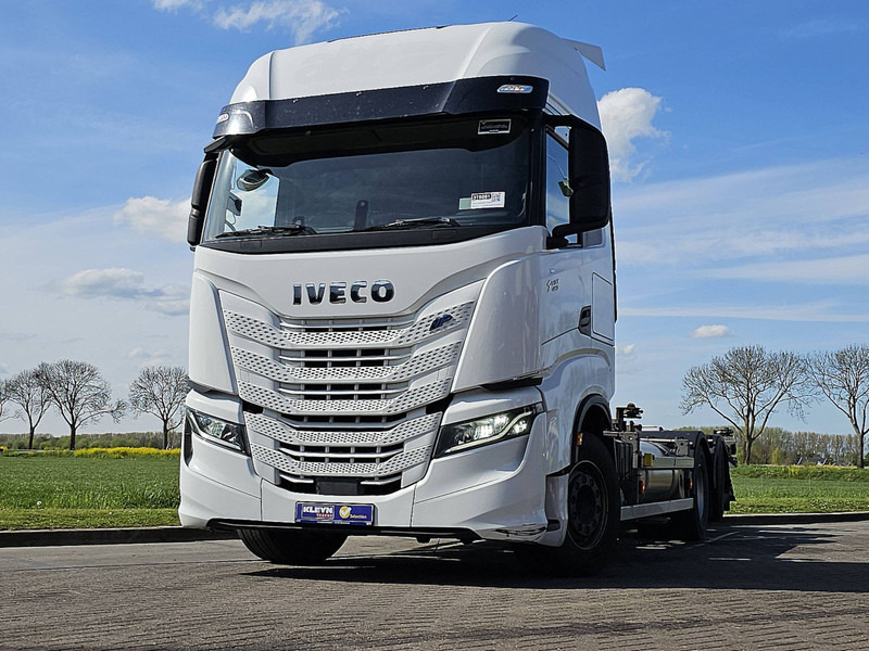 Iveco S-WAY AS260S46 LNG INT. STEERAXLE - Container transporter/ Swap body truck: picture 1 Iveco S-WAY AS260S46 LNG INT. STEERAXLE - Container transporter/ Swap body truck: picture 1