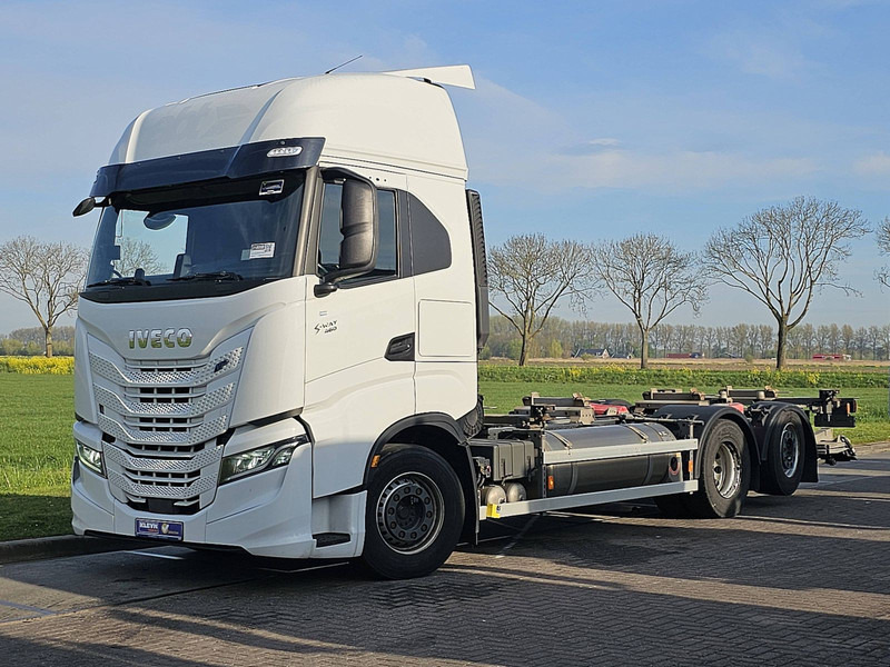 Iveco S-WAY AS260S46 LNG INT. STEERAXLE - Container transporter/ Swap body truck: picture 2 Iveco S-WAY AS260S46 LNG INT. STEERAXLE - Container transporter/ Swap body truck: picture 2