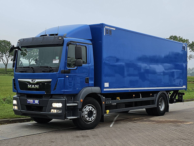 MAN 15.320 TGM AIRCO WEBASTO LIFT - Box truck: picture 2 MAN 15.320 TGM AIRCO WEBASTO LIFT - Box truck: picture 2