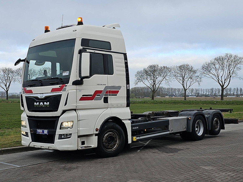 MAN 26.440 TGX XXL 6X2-4 INTARDER - Container transporter/ Swap body truck: picture 2 MAN 26.440 TGX XXL 6X2-4 INTARDER - Container transporter/ Swap body truck: picture 2