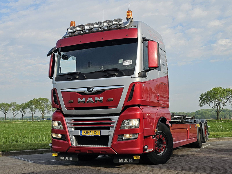 MAN 26.500 TGX 6X2 VDL 25 TON - Hook lift truck: picture 1 MAN 26.500 TGX 6X2 VDL 25 TON - Hook lift truck: picture 1