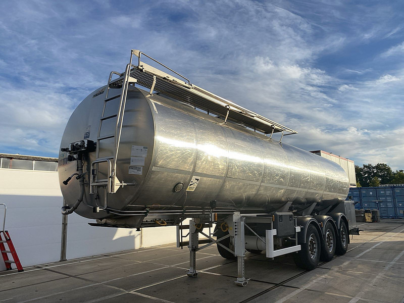 Magyar S38DD3 FOODSTUFF MILK - Tanker semi-trailer: picture 1 Magyar S38DD3 FOODSTUFF MILK - Tanker semi-trailer: picture 1