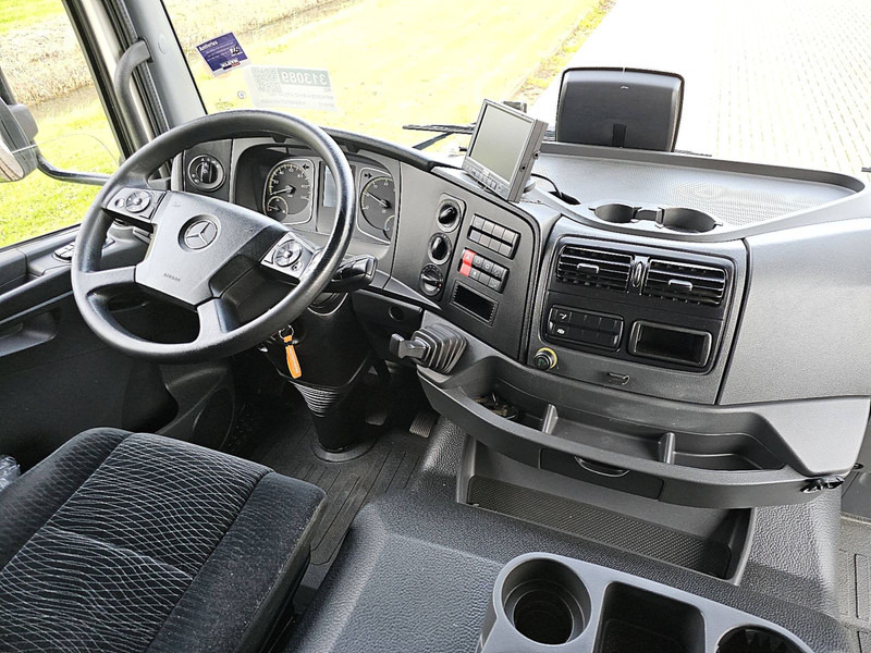 Interior photo 1: Leasing of Mercedes-Benz ATEGO 1527 AIRCO LIFT BOX H 268 Mercedes-Benz ATEGO 1527 AIRCO LIFT BOX H 268